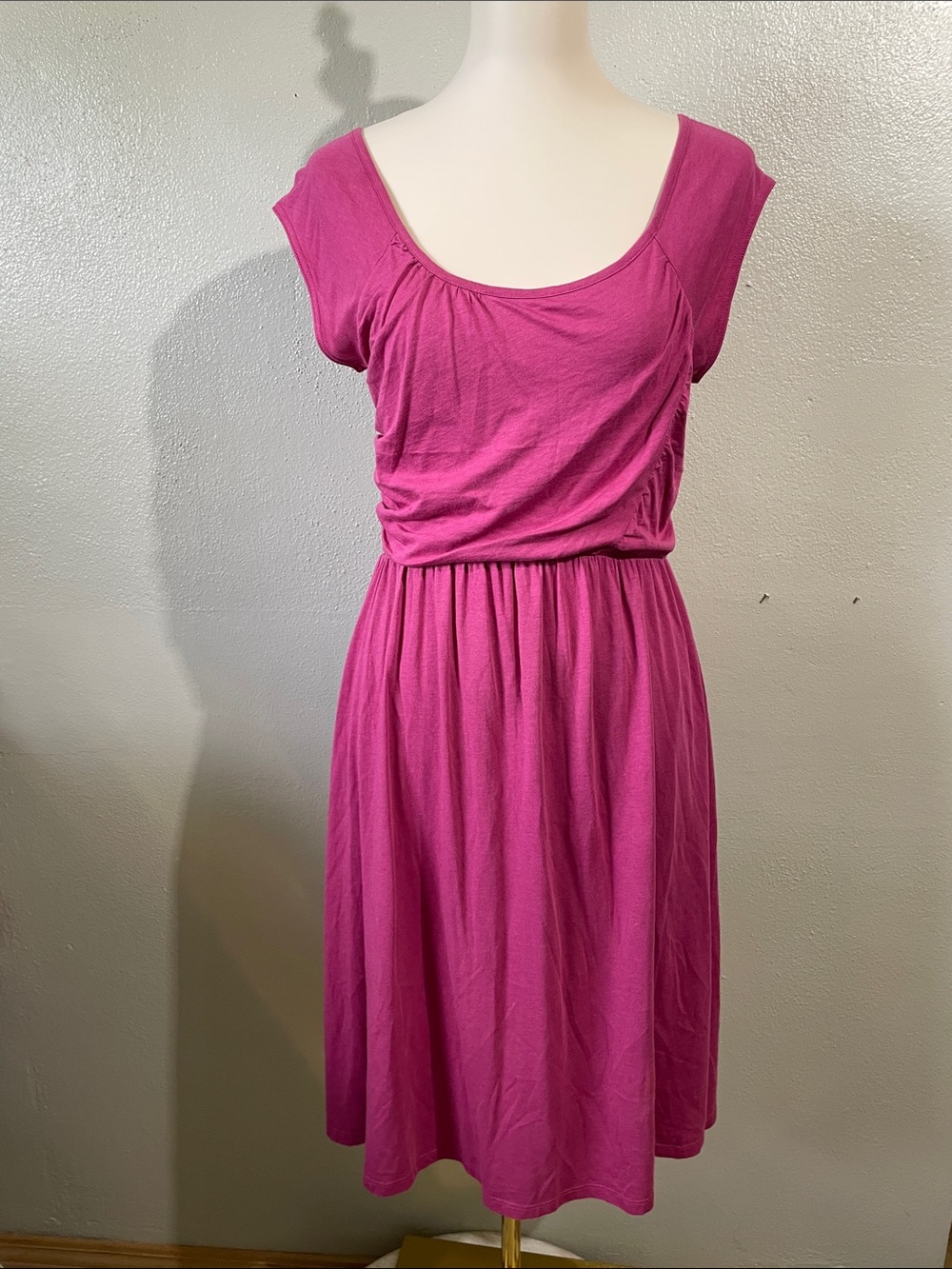 Garnet Hill Knit Flowy Dress Berry Pink Cap Sleeve Stretch Midi Medium Capsule